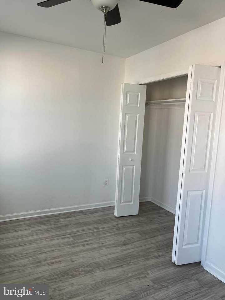 2713 E Monument St - Photo 5 of 9