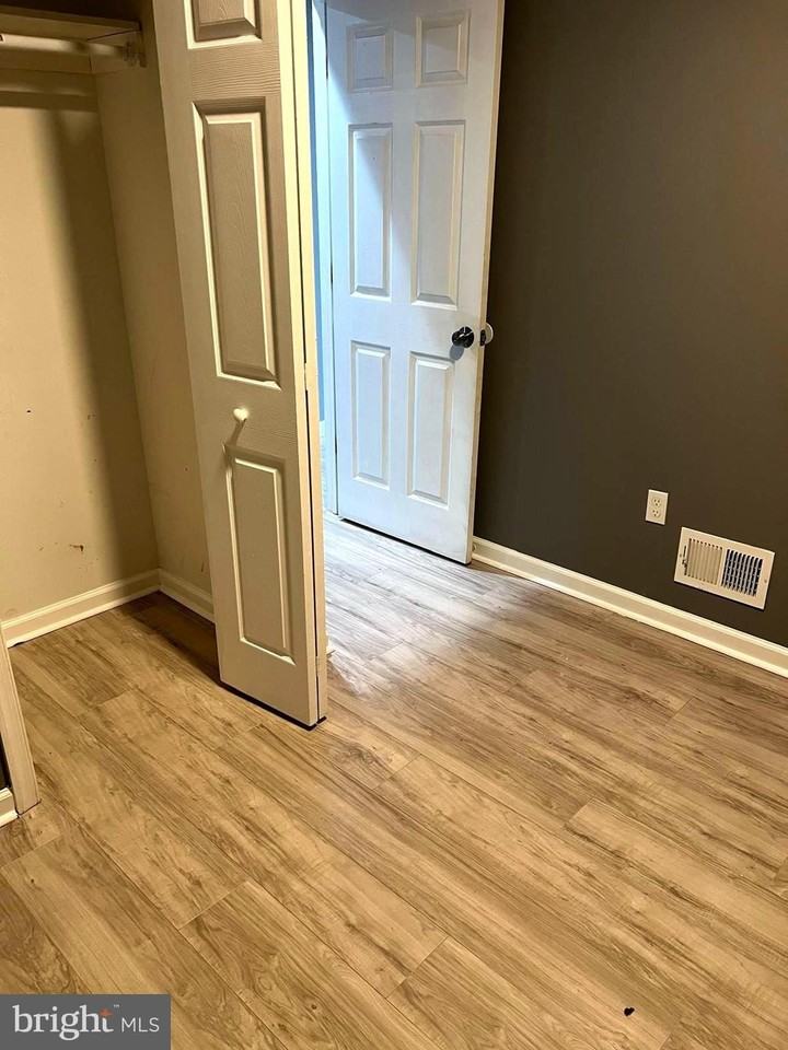 2713 E Monument St - Photo 6 of 9