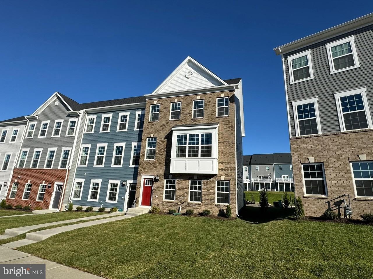 1809 Parham Way - Photo 3 of 50