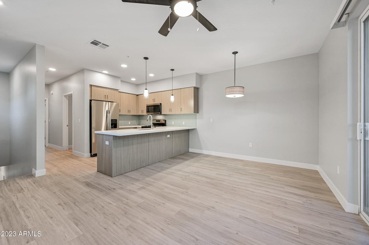 1023 West 5th Street #1011 - Photo 5 of 34