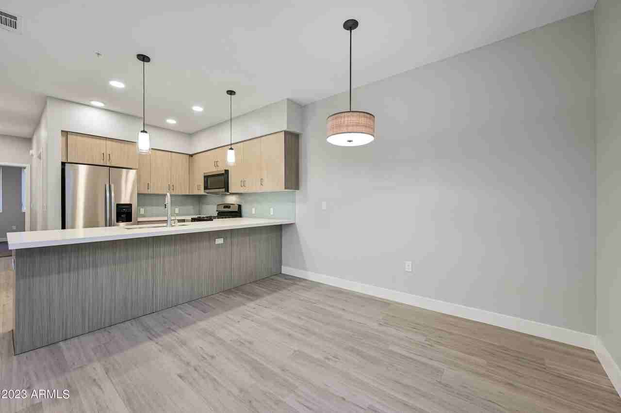 1023 West 5th Street #1011 - Photo 6 of 34