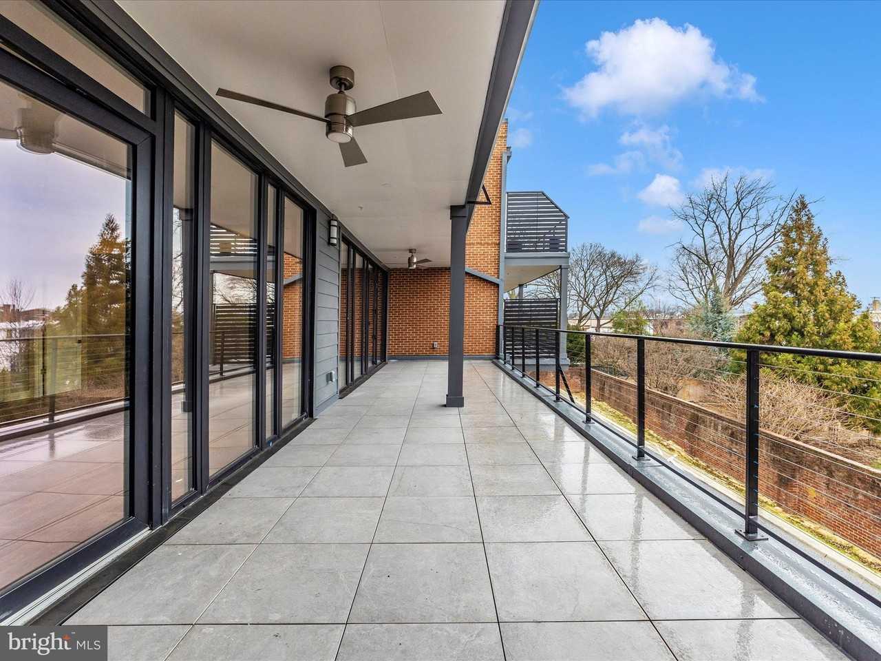 210 E 2nd St Unit 202 #202 - Photo 2 of 50