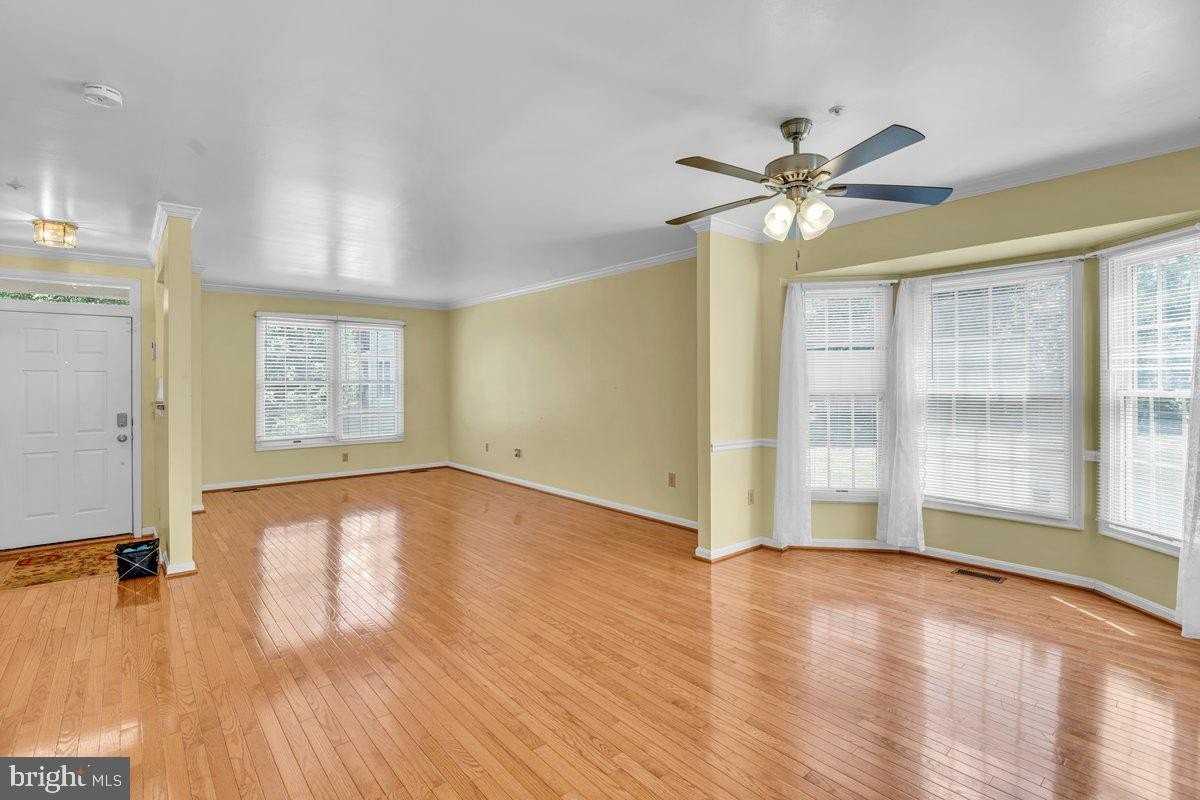 9354 Sombersby Ct - Photo 7 of 30