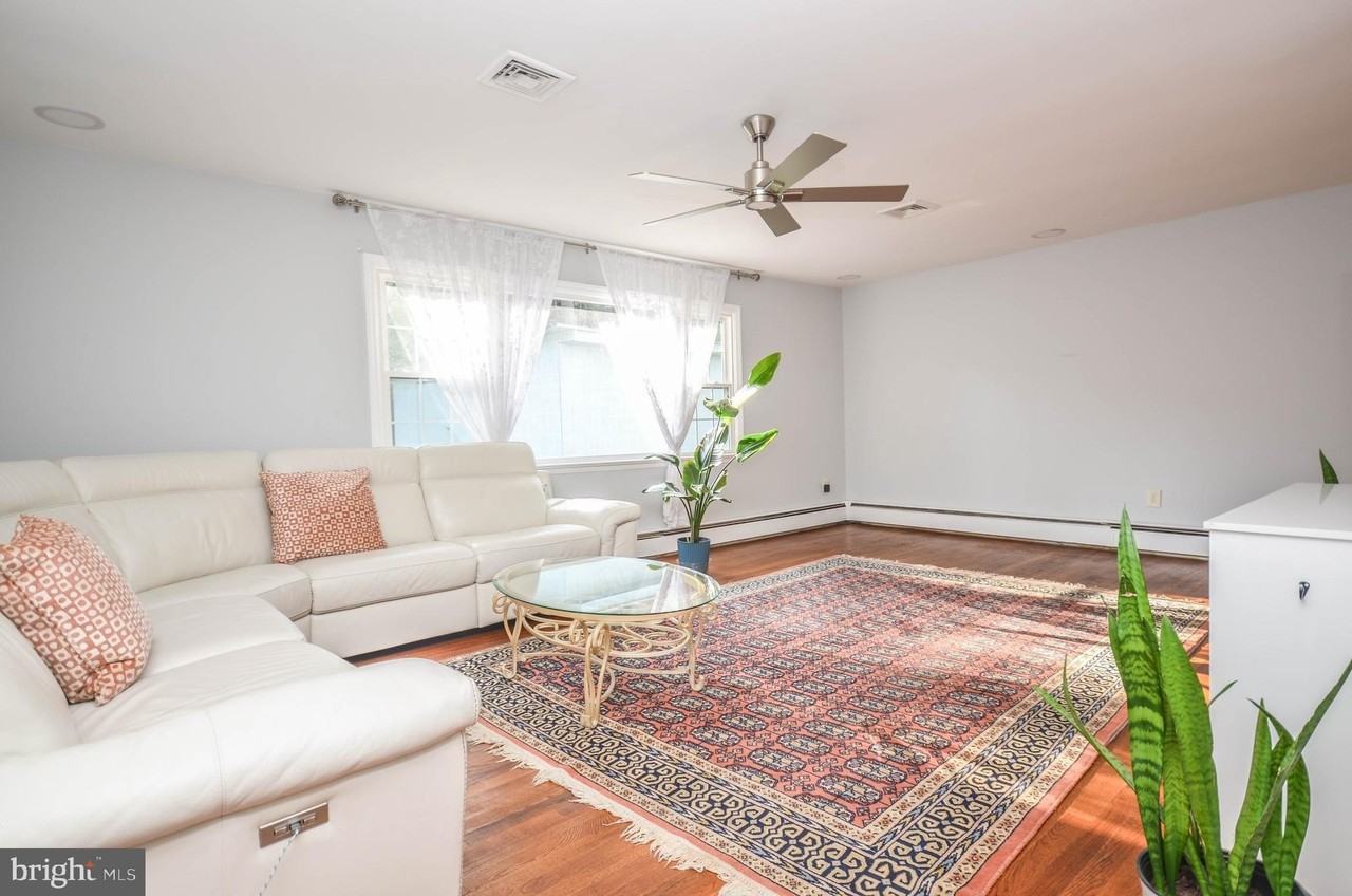 9801 Belhaven Rd - Photo 2 of 32