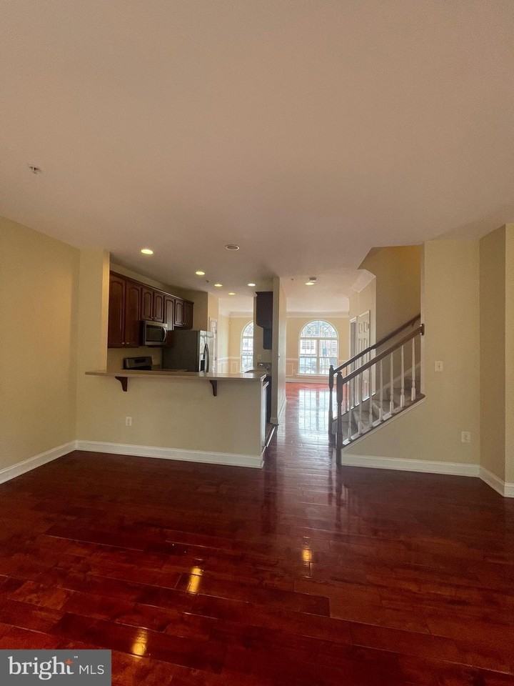 3916 Bryant Park Cir - Photo 6 of 23