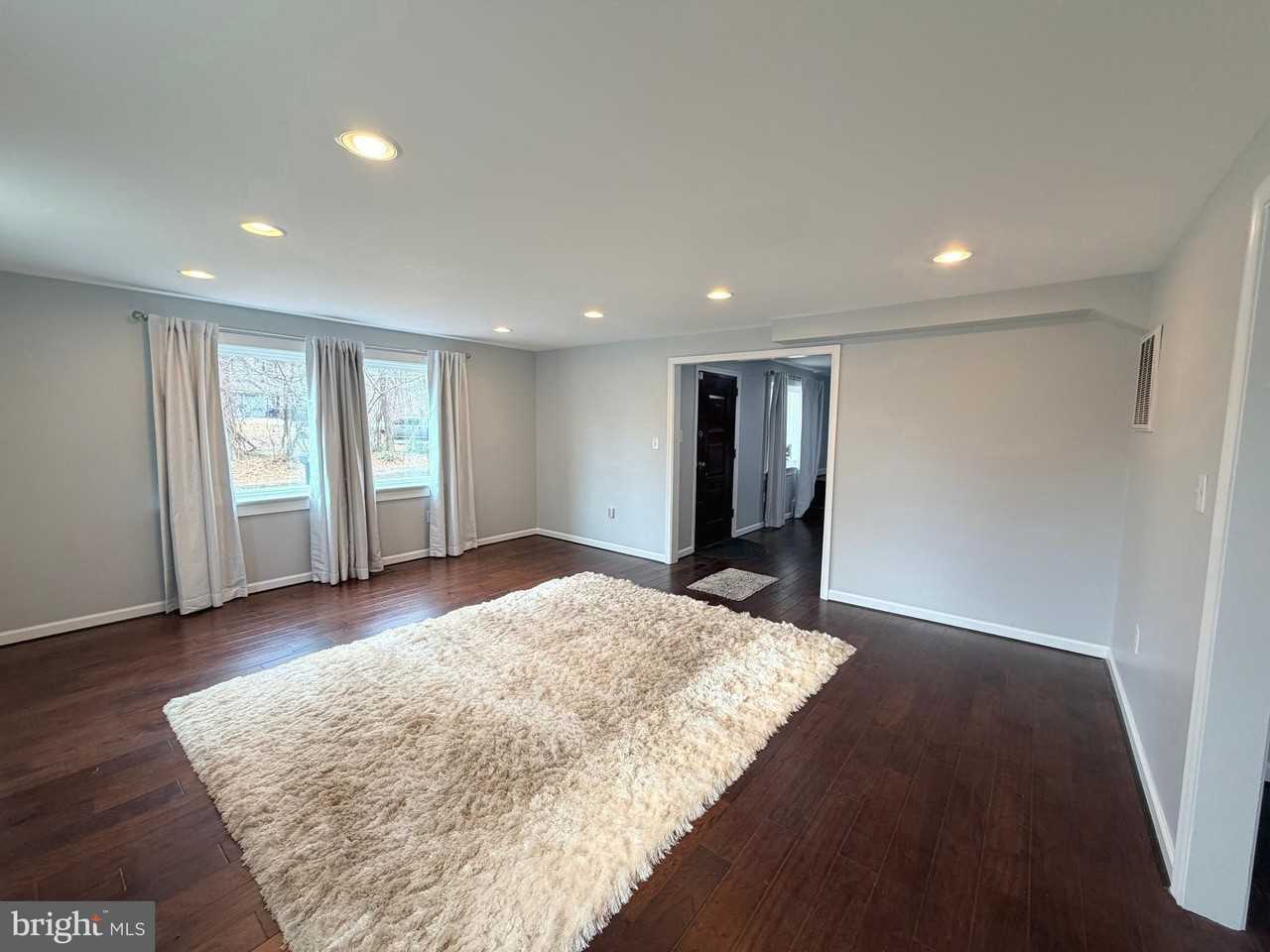 8710 Pamper Ln - Photo 3 of 35