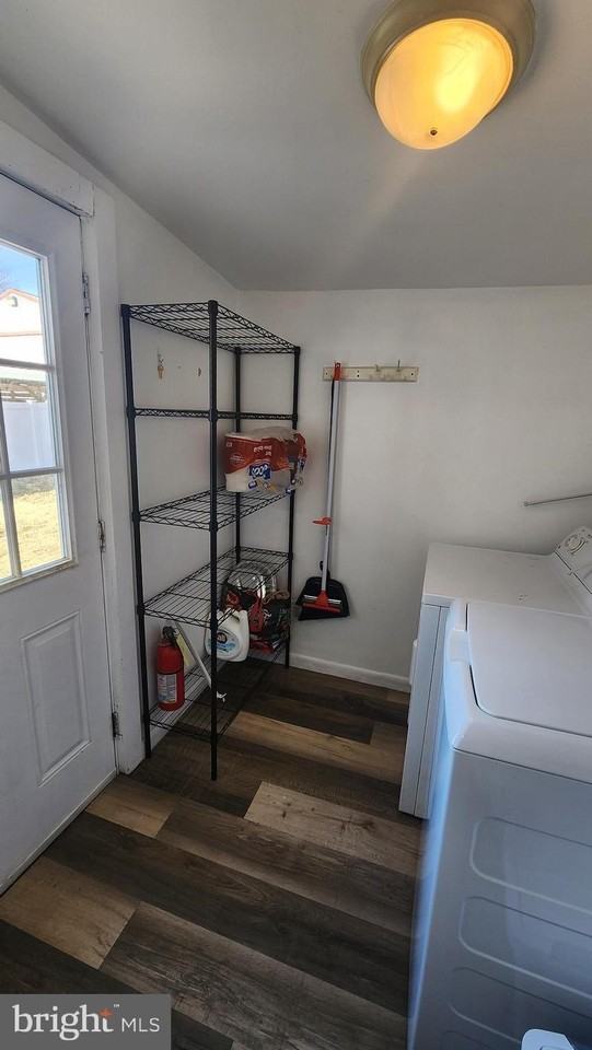 108 E Pacific Ave Apt 2 #2 - Photo 3 of 19