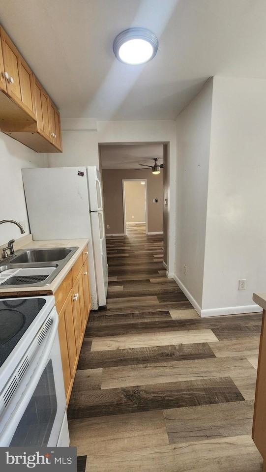 108 E Pacific Ave Apt 2 #2 - Photo 5 of 19