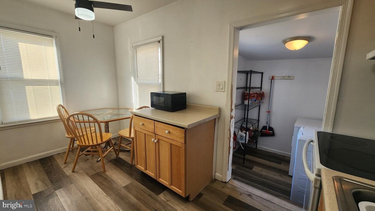 108 E Pacific Ave Apt 2 #2 - Photo 7 of 19