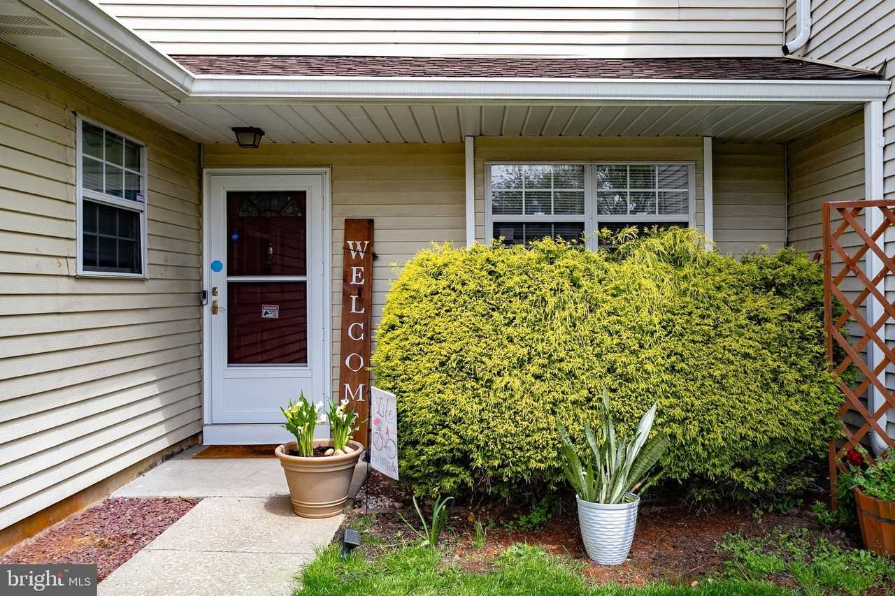 11 Salisbury Ct - Photo 4 of 28