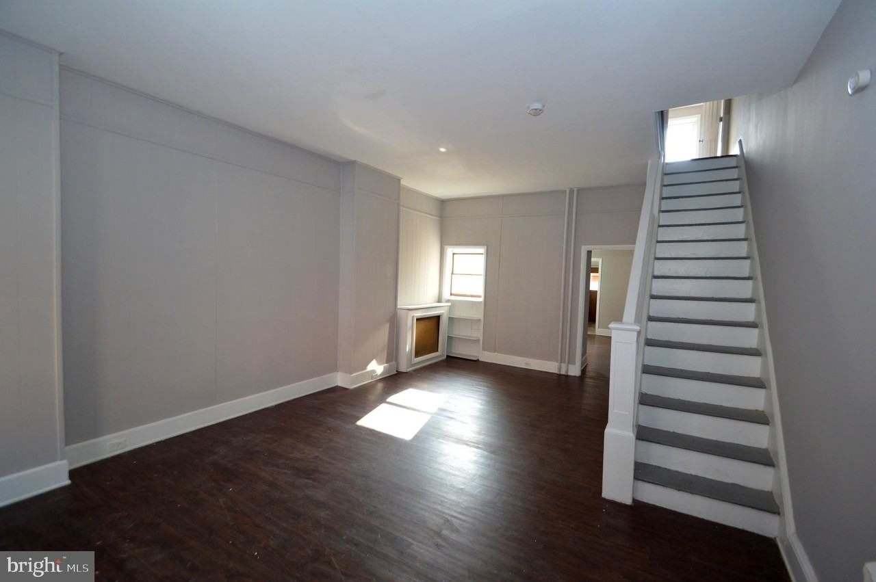 348 Barclay St - Photo 3 of 21