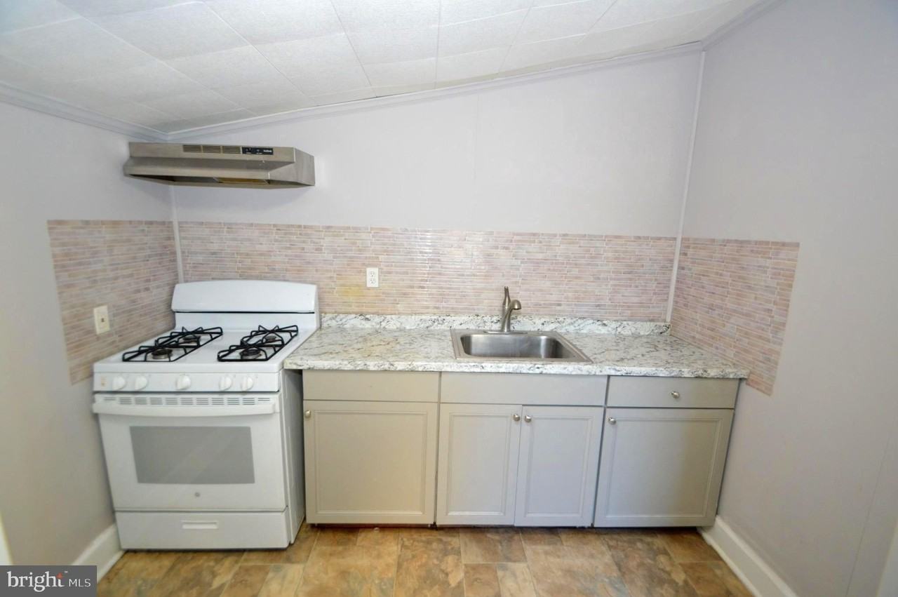 348 Barclay St - Photo 7 of 21