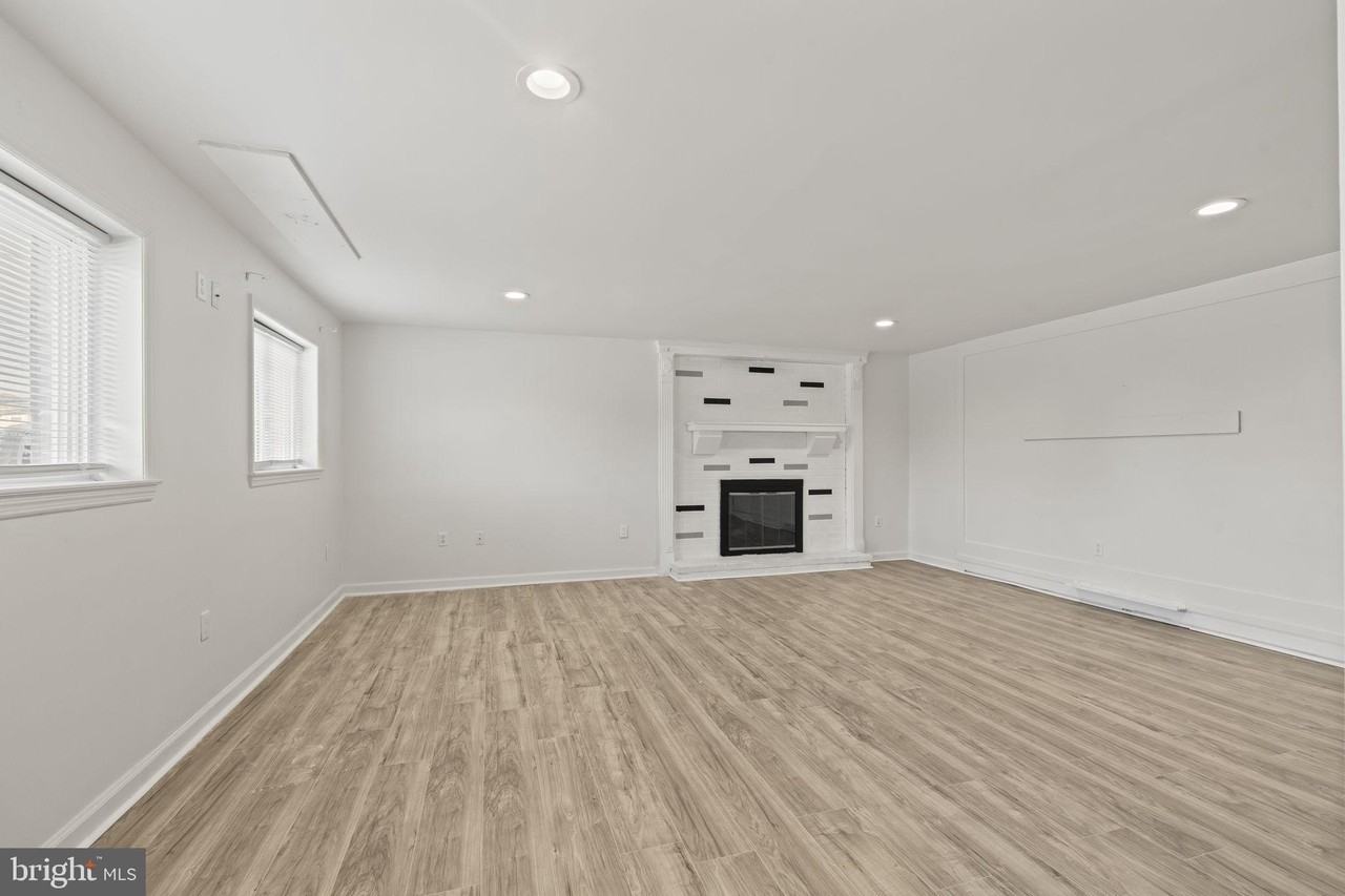 139 Adrienne Ave - Photo 5 of 34