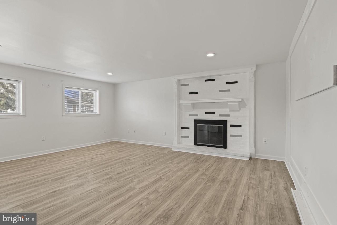 139 Adrienne Ave - Photo 6 of 34