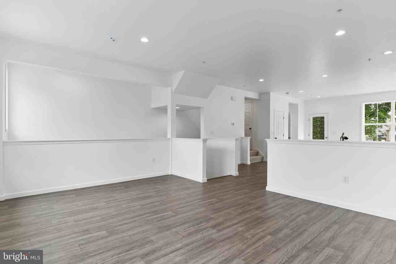 37 S 19th St - Photo 7 of 29