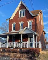 featured image of 326 Walnut St