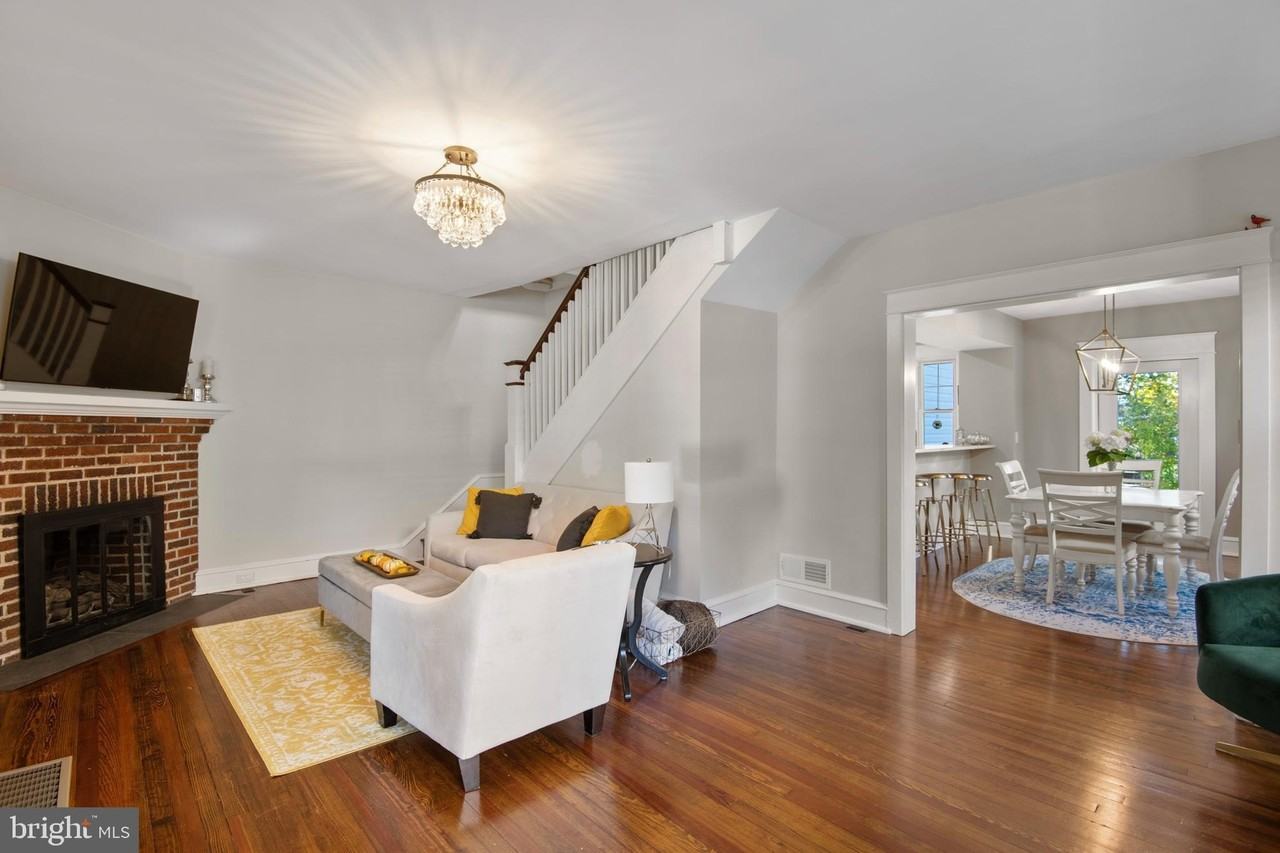 404 S Jackson St - Photo 4 of 45