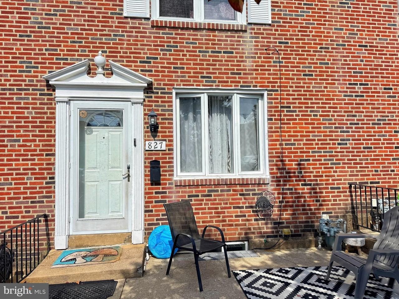 827 Hampshire Rd - Photo 2 of 25