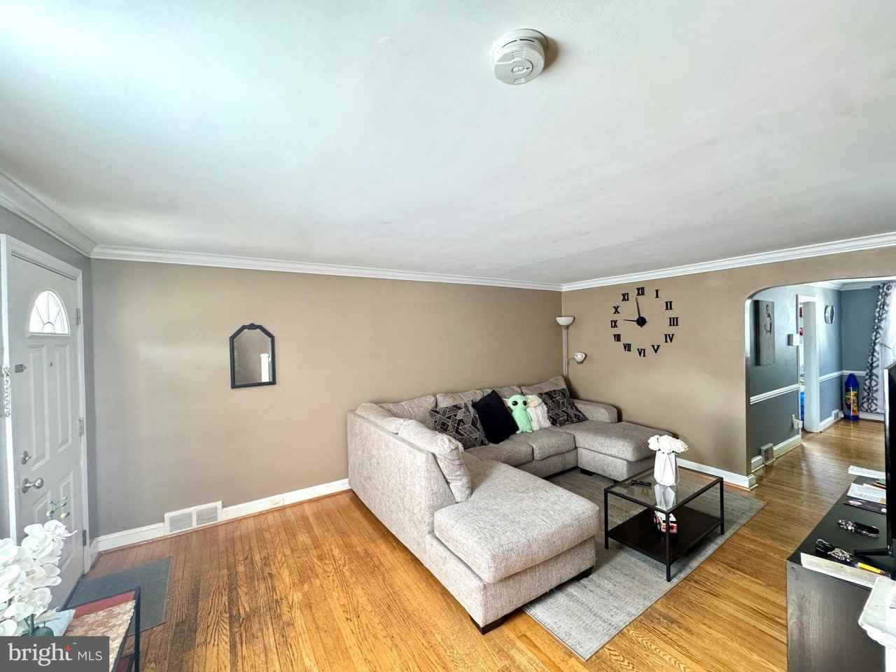 827 Hampshire Rd - Photo 6 of 25