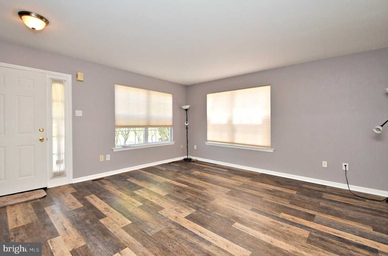 106 Westminster Ct - Photo 6 of 25