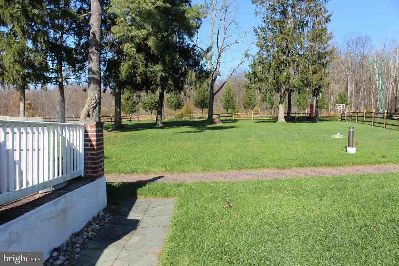 1934 Bleim Rd - Photo 4 of 17