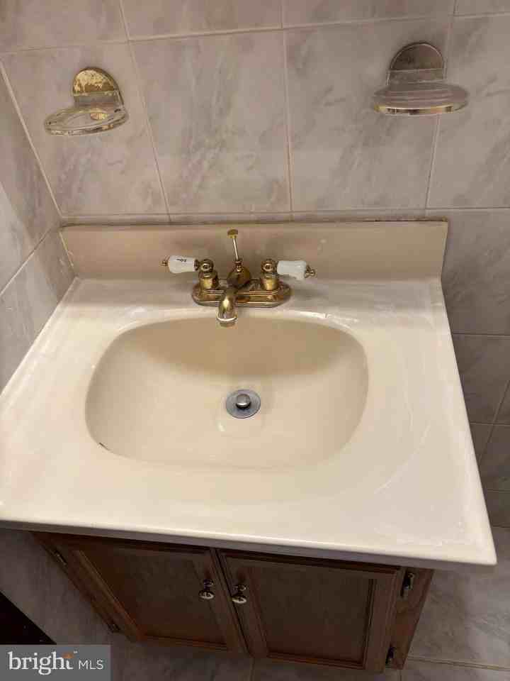 1934 Bleim Rd - Photo 7 of 17