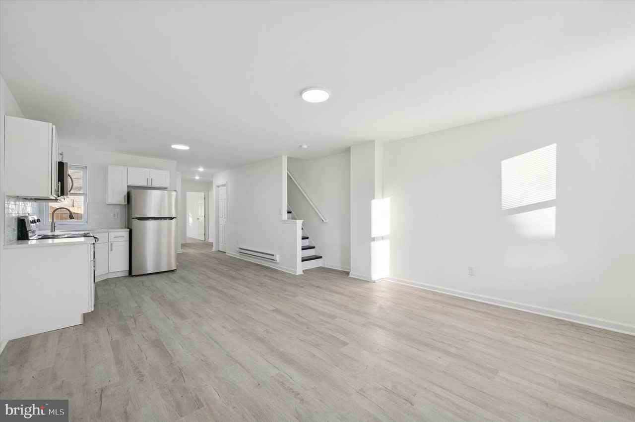 3121 W Cumberland St - Photo 4 of 16