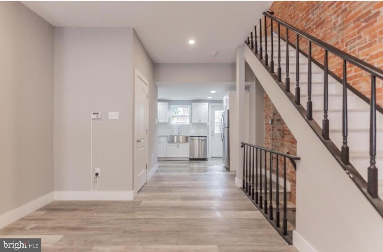 1272 S Dover St - Photo 5 of 17