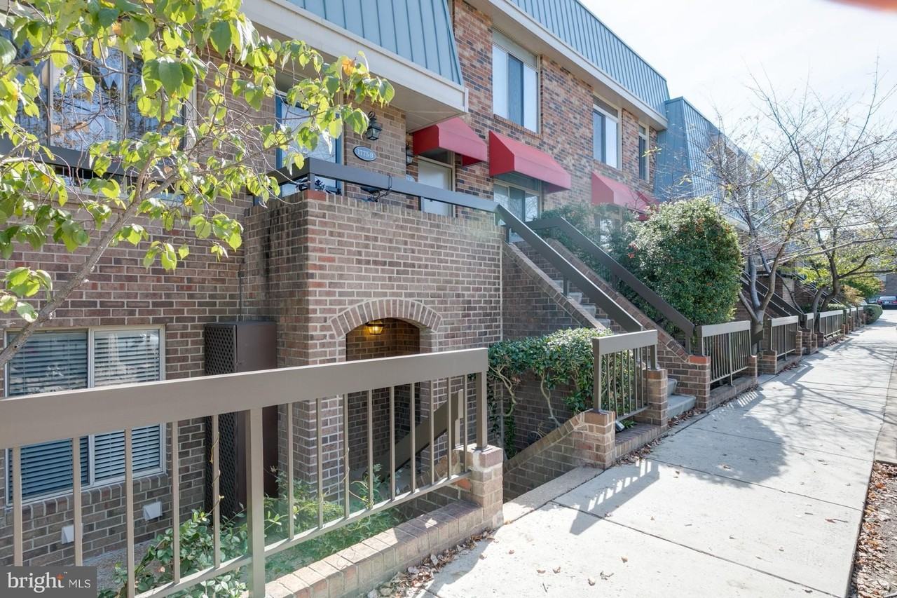 1775 S Hayes St Apt A #A - Photo 7 of 25