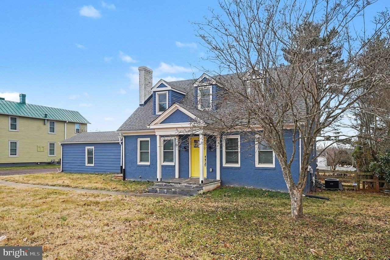 721 Sperryville Pike - Photo 2 of 29