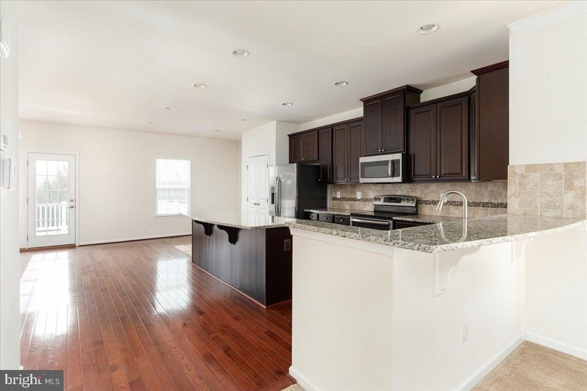 139 Hornbeam Dr - Photo 5 of 35