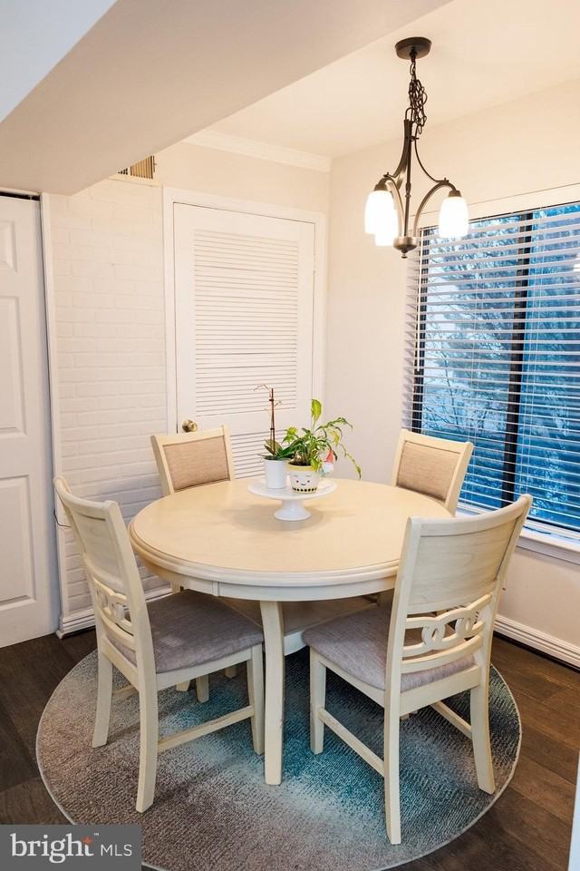 9576 Jayhawk Ter - Photo 4 of 11