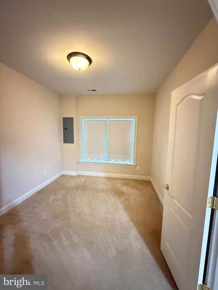 3680 Chippendale Cir - Photo 6 of 34