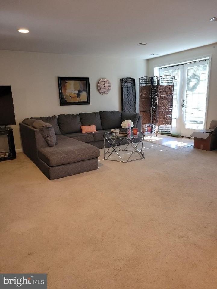 8214 Howard Trl - Photo 2 of 11