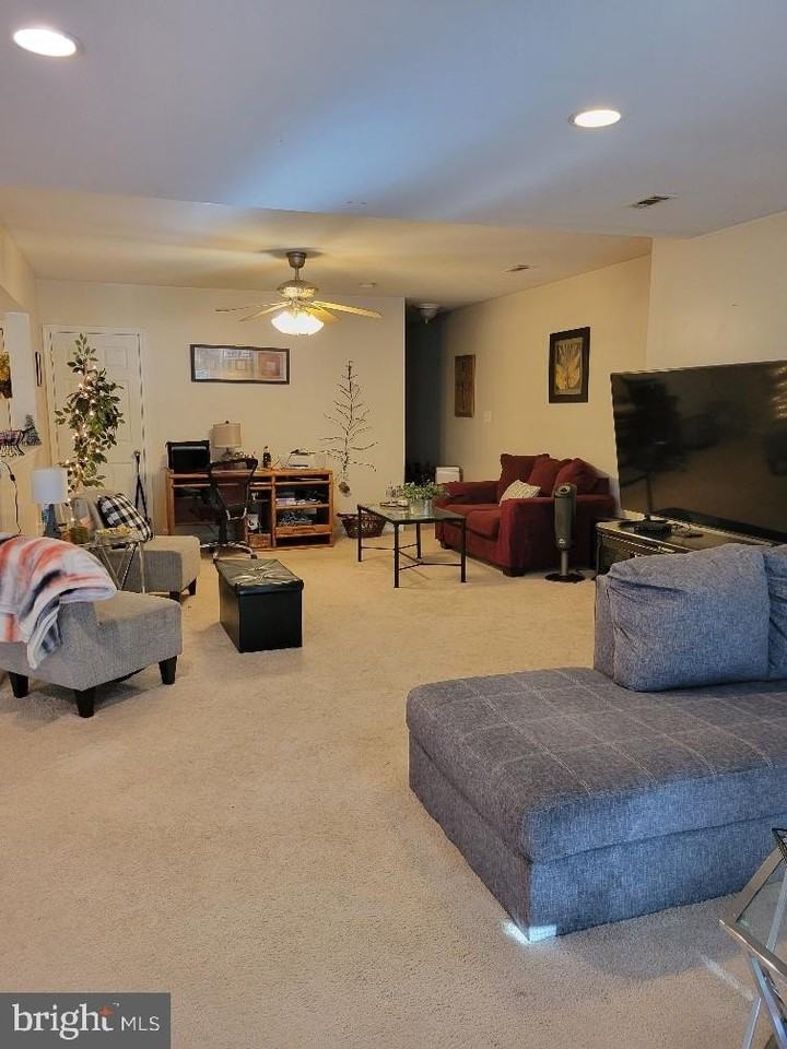 8214 Howard Trl - Photo 3 of 11