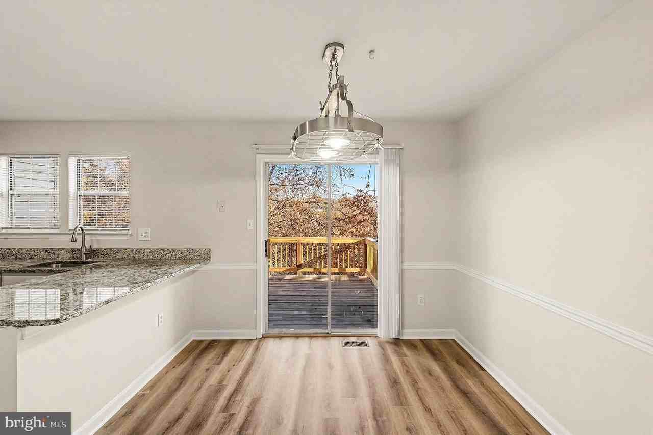 203 Knollwood Ct - Photo 7 of 25