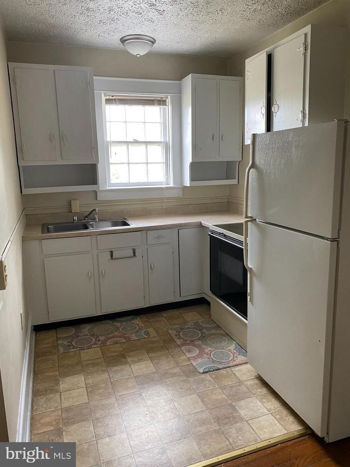 208 W Boscawen St Apt 12 #12 - Photo 4 of 5