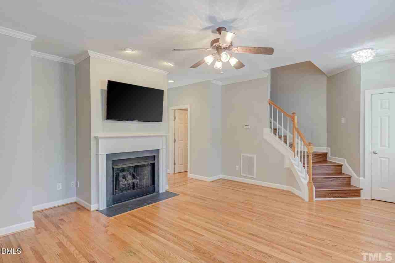 1303 Fairview Club Dr - Photo 3 of 19