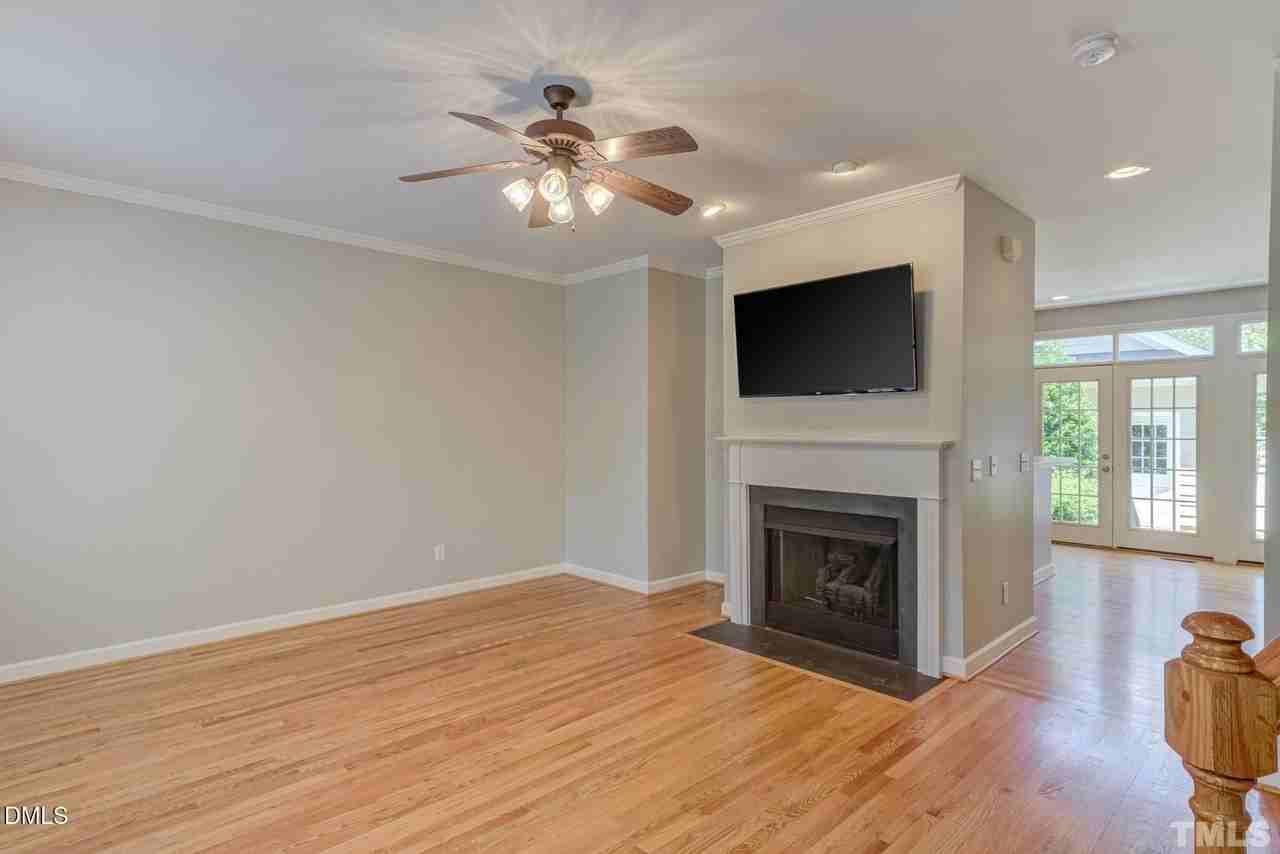 1303 Fairview Club Dr - Photo 4 of 19