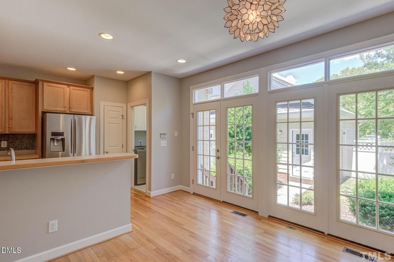 1303 Fairview Club Dr - Photo 5 of 19