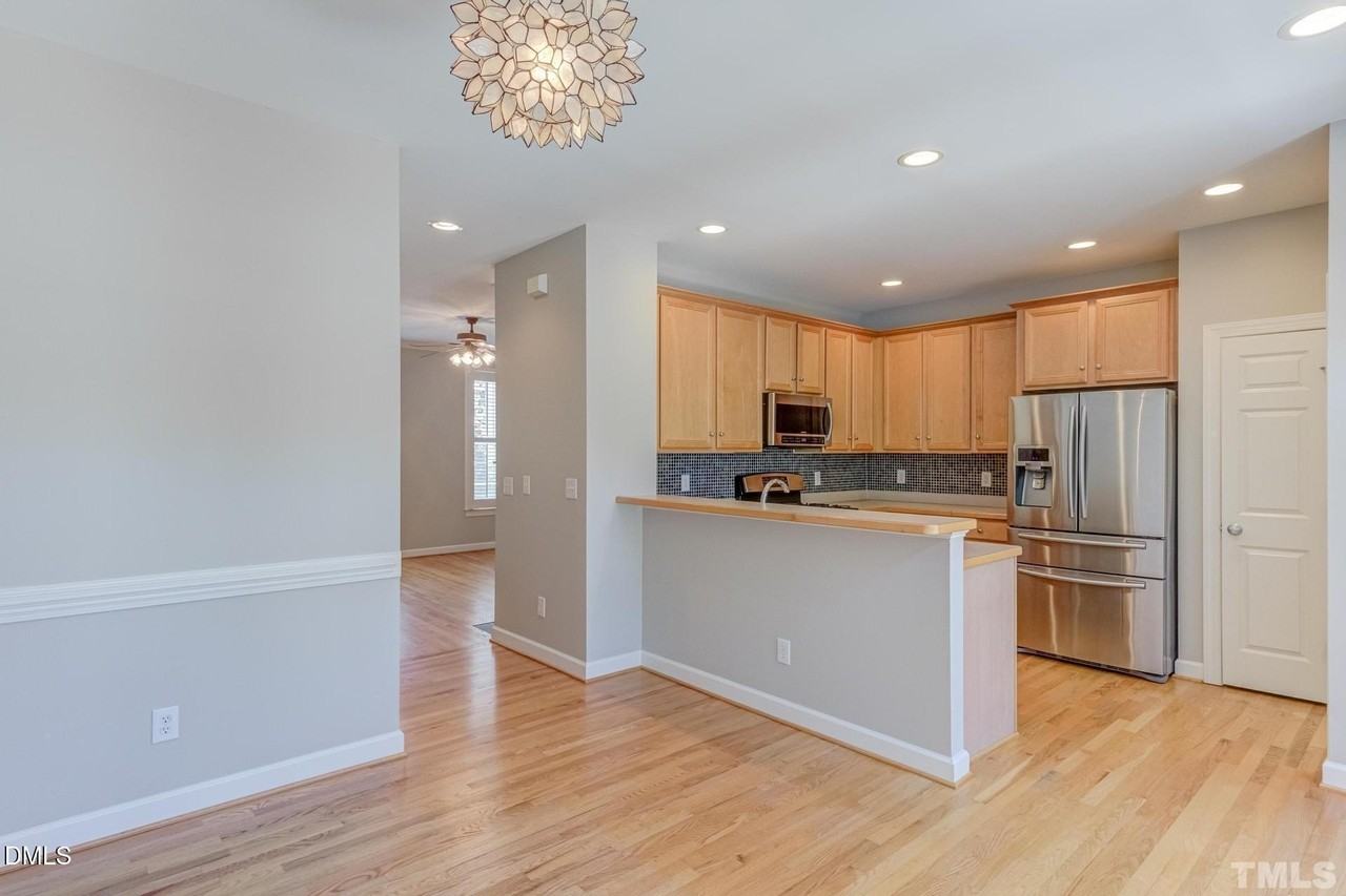 1303 Fairview Club Dr - Photo 6 of 19