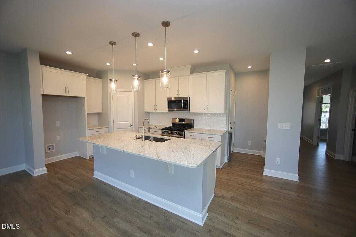 24 Plenty Ct - Photo 4 of 16