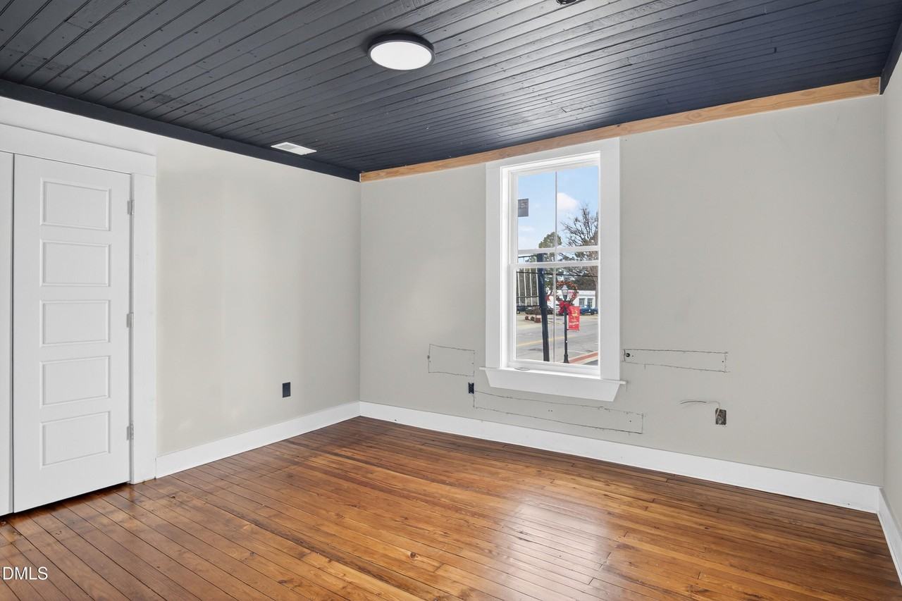 124 N Mecklenburg Ave - Photo 5 of 24