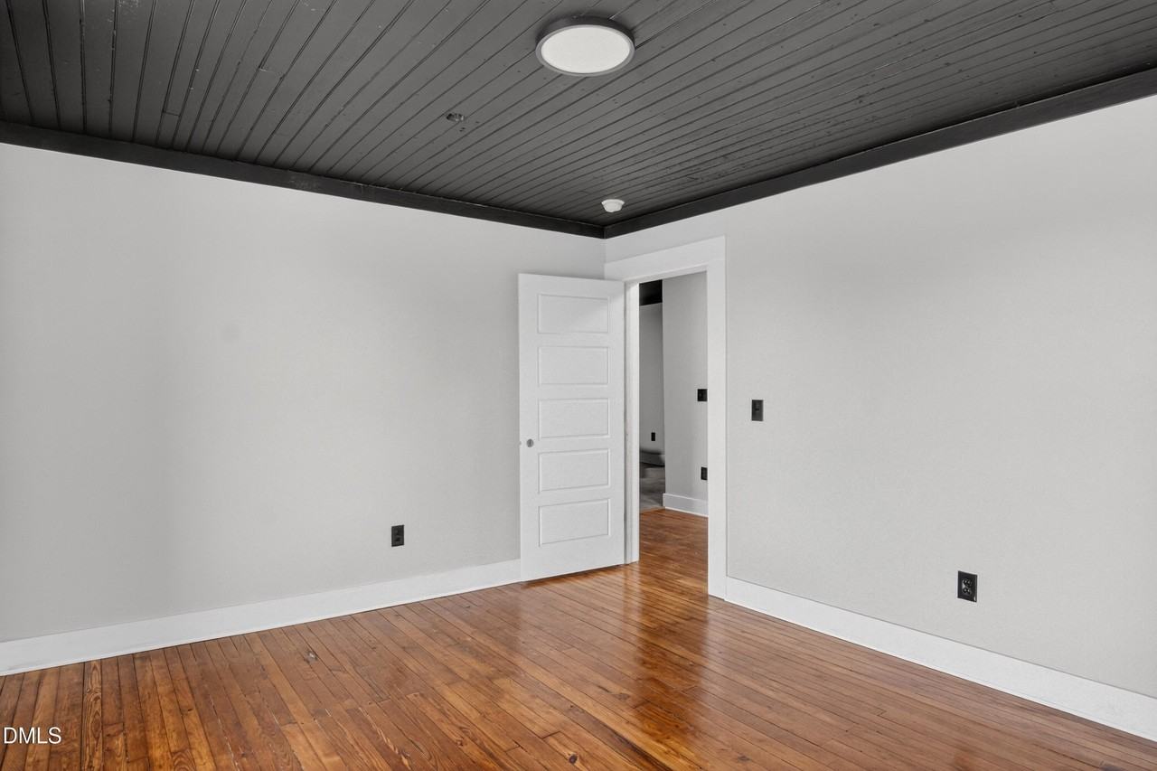 124 N Mecklenburg Ave - Photo 7 of 24