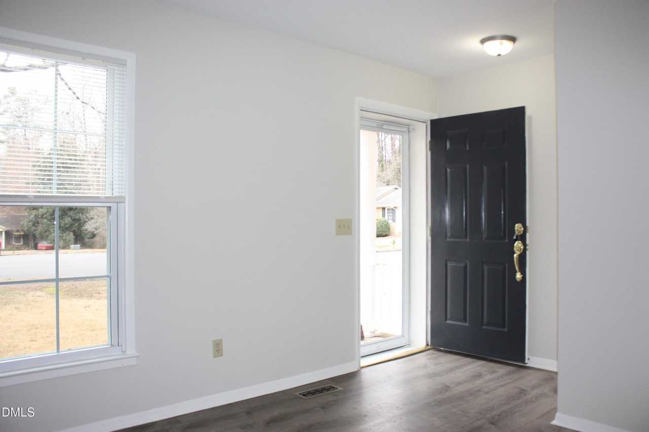 517 Killington Dr - Photo 3 of 15