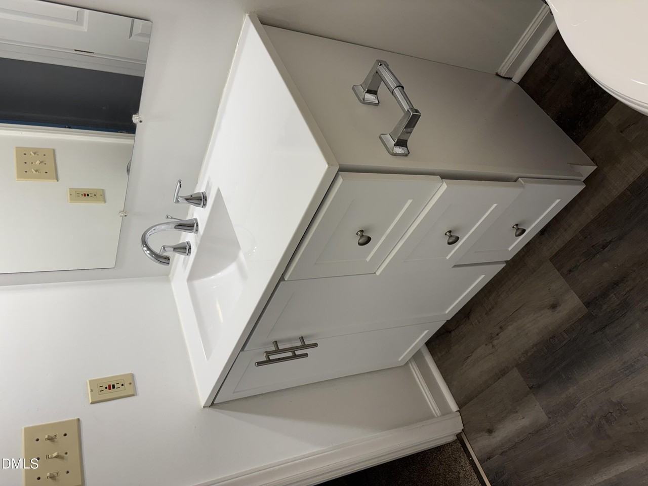 207 S Lincoln St - Photo 2 of 16