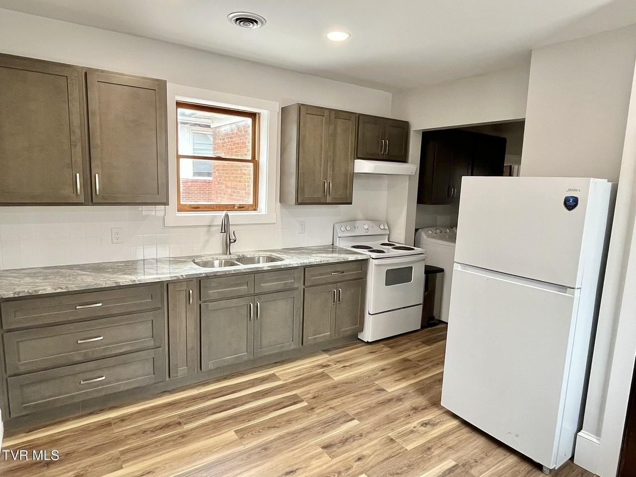 635 Alabama St Apt 2 #2 - Photo 2 of 19