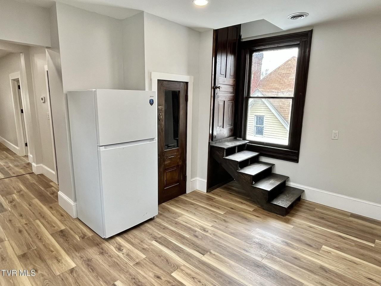 635 Alabama St Apt 2 #2 - Photo 3 of 19