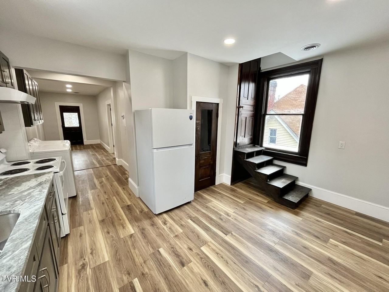 635 Alabama St Apt 2 #2 - Photo 4 of 19