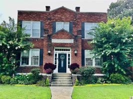 featured image of 415 N 6th St